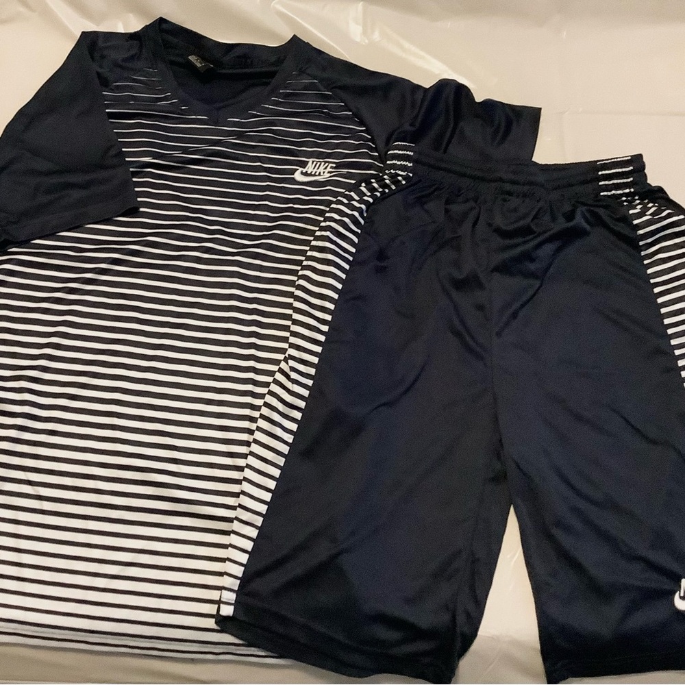 Nike Navy Blue and White Striped Sportswear #34 - Picture 7 of 7